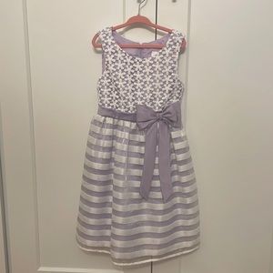 Rare Editions lilac and white Kids size 6 dress.
